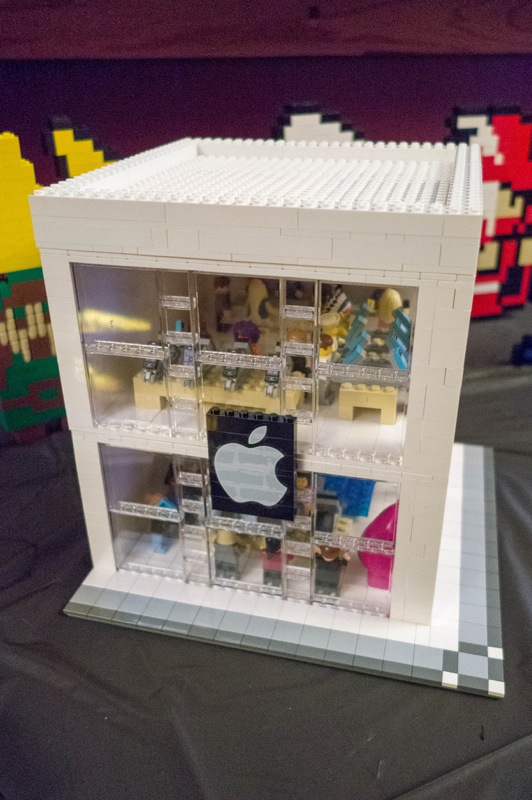 applestorelego.jpg Applestorelego