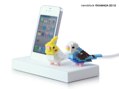 フォーカルポイント、ナノブロックでオリジナルDockが作れるiPhone/iPod用ユニバーサルDock「essential TPE nanoblock Universal Dock」を発売。