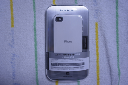 「iPhone 4S」にエアージャケット クリアを装着