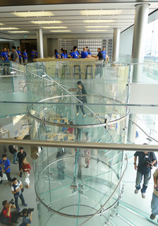 香港の「Apple Store, ifc mall」開店の様子