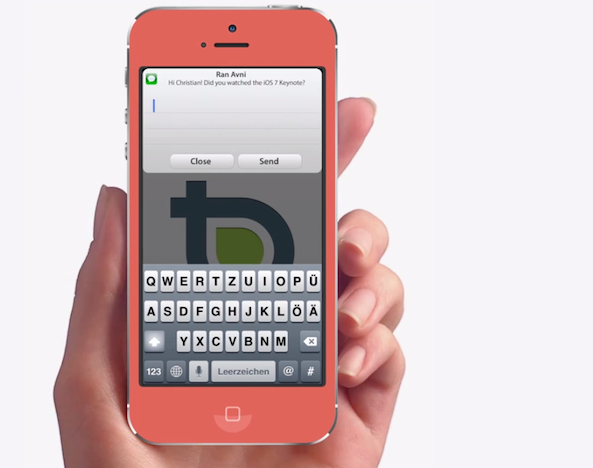 パノラマ壁紙やメッセージのクイック返信機能などの多くの機能が搭載された新しい「iOS 7」のコンセプトムービー