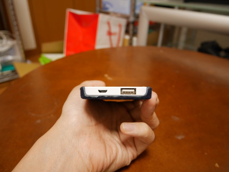 トリニティのiPhone型バッテリー「iPhone Shaped Battery」チェック