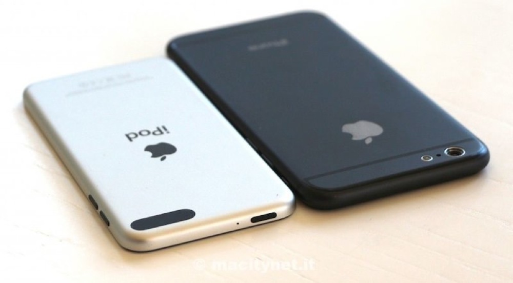 4.7インチ「iPhone 6」のモックアップと「iPod touch(第5世代)」を比較した画像