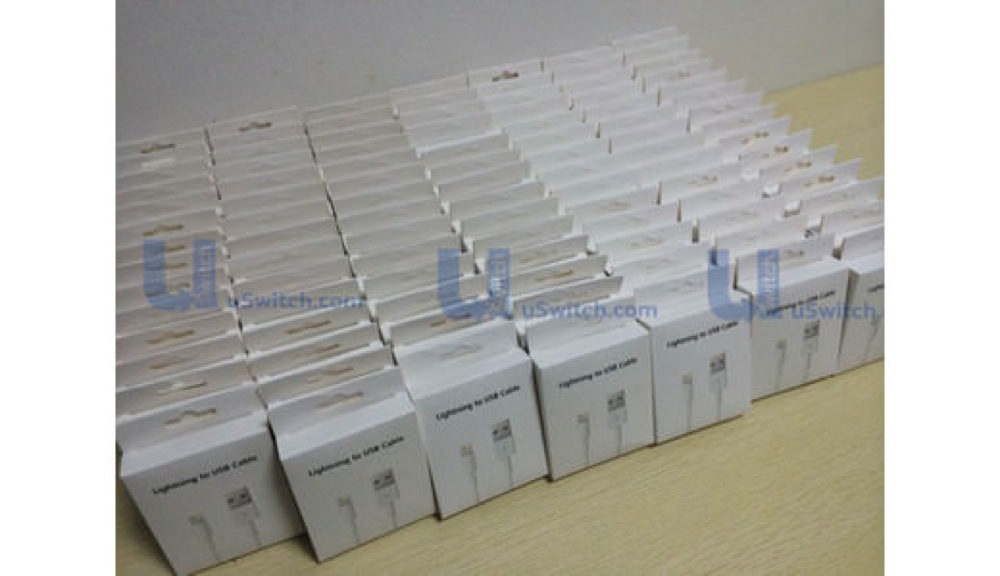 Lightning cable retail box1