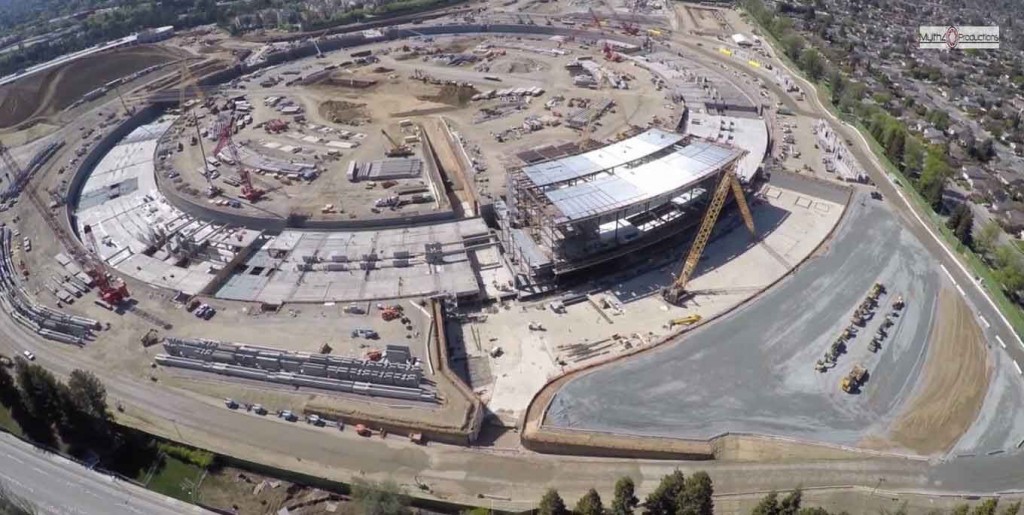 4K撮影された最新の「Apple Campus 2」の建設現場の空撮映像（2015年3月8日）