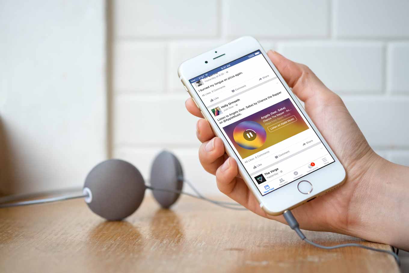 Facebook、Apple MusicやSpotifyの曲を共有するための新投稿形式「Music Stories」を発表