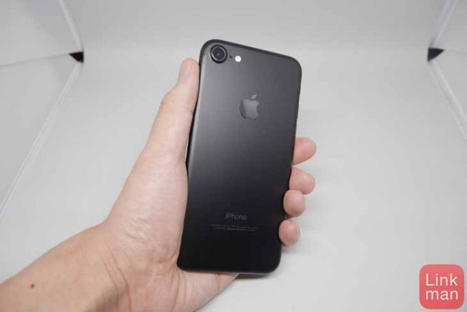 「iPhone 7」フォトレビュー：ブラックモデルをチェック
