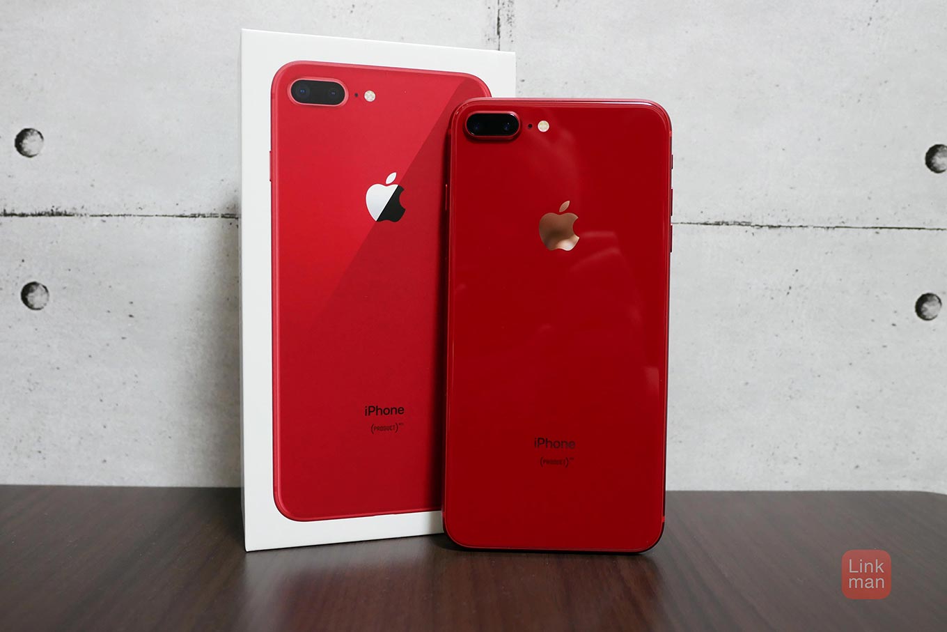【レビュー】「iPhone 8 Plus (PRODUCT)RED Special Edition」の外観をチェック
