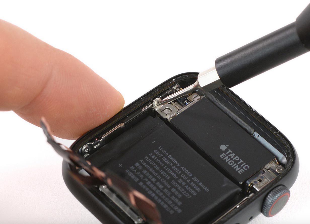 「Apple Watch Series 4」のバッテリー容量がSeries 3に比べて最大約20%削減されていることが明らかに