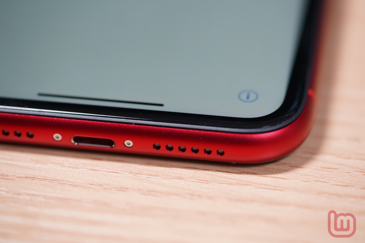 iPhone XR (PRODUCT)RED-04