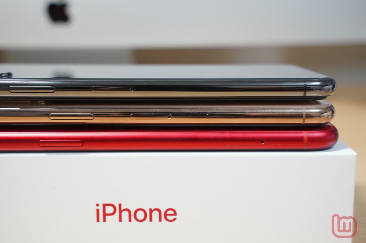iPhone XR (PRODUCT)RED-07